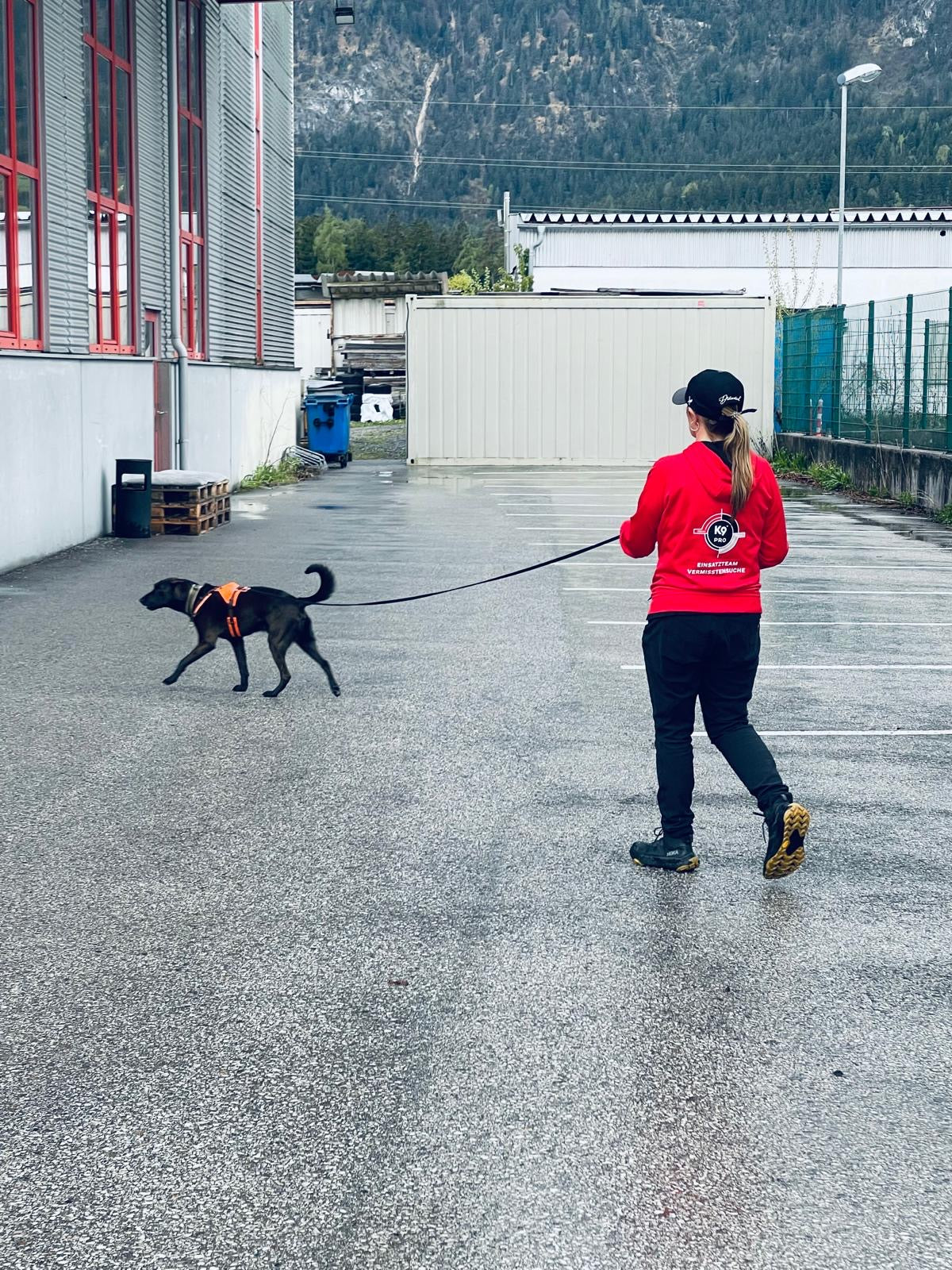 K9 PRO Style-Sweatjacke "K9 PRO Einsatzteam Vermisstensuche" WOMEN edition