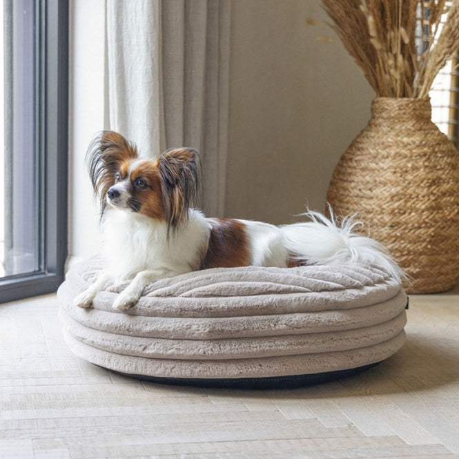 Karlie PREMIUM Hundebett "Reza rund" Beige oder Rosa designed by Lotte – stilvoller Liegekomfort für anspruchsvolle Hunde